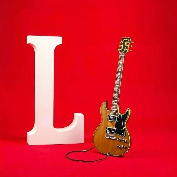 Guitar — letter L