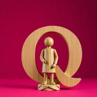 Wood 2 — letter Q