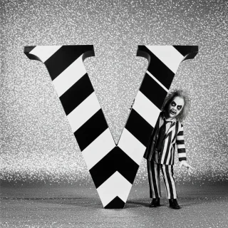 Beetlejuice — litera V (wariant 2)