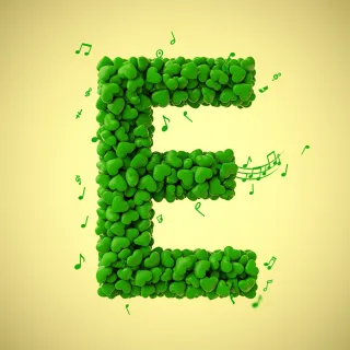 Green hearts — litera E (wariant 2)